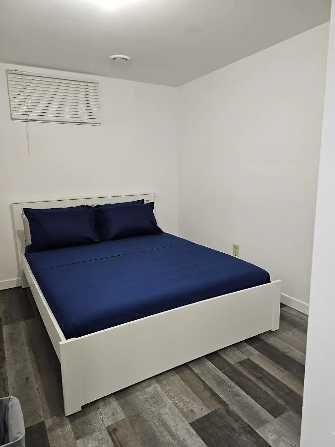 River Park South - 2 Bedroom Basement Suite Winnipeg Alloggio in famiglia